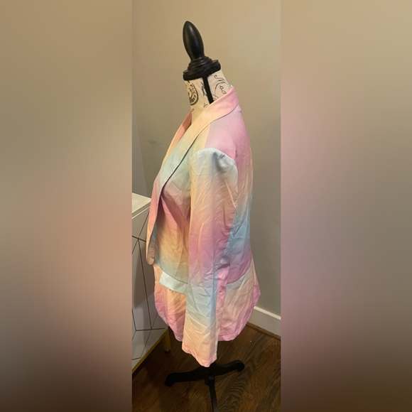 Women’s Color Block Gradient Pastel Blazer size L from Chic Me. - Picture 6 of 9